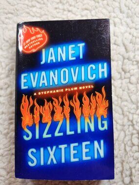 Janet Evanovich Sizzling Sixteen Paperback Stephanie Plum Mystery Novel Used